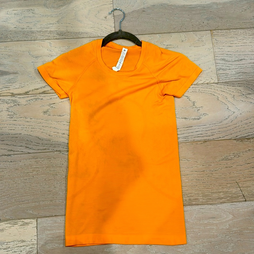 LULULEMON SIZE 2 SWIFTLY TECH SHORT SLEEVE SHIRT-worn twice, in great condition!